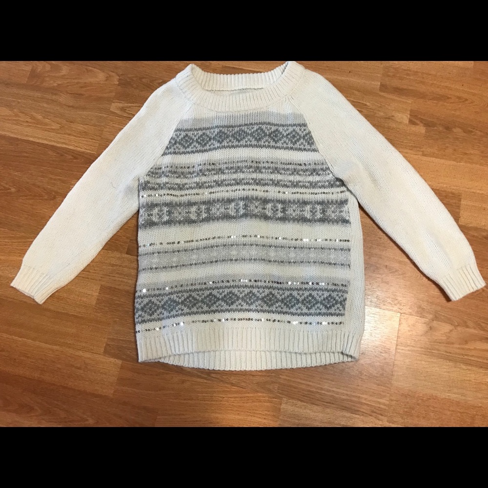 White Old Navy women’s sweater size M